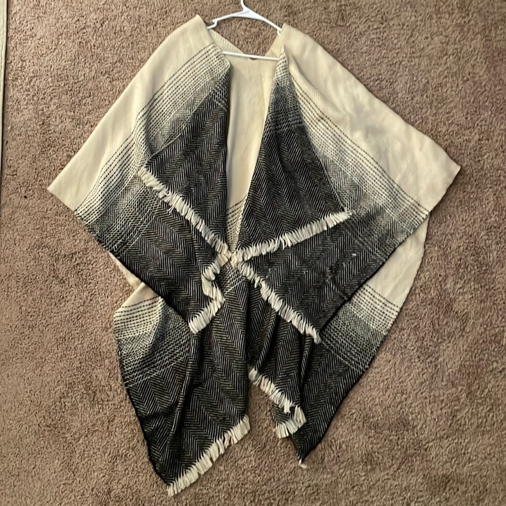 Cream and black chevron Shaw